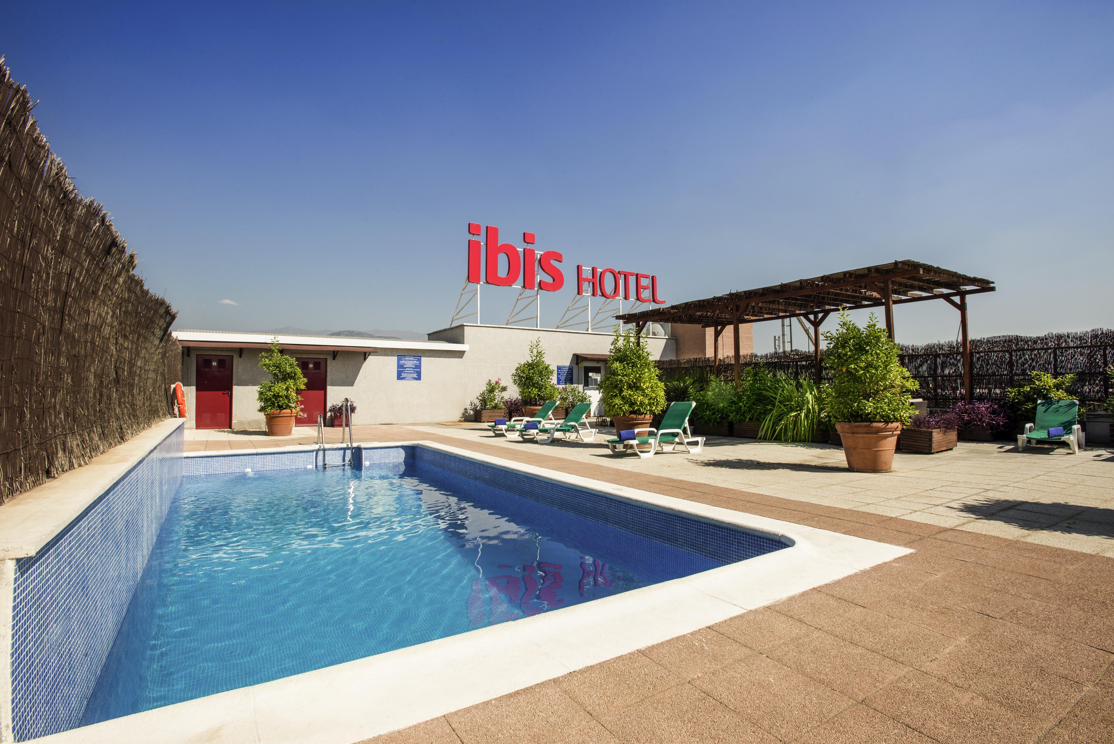 Ibis Granada Hotel Exterior photo